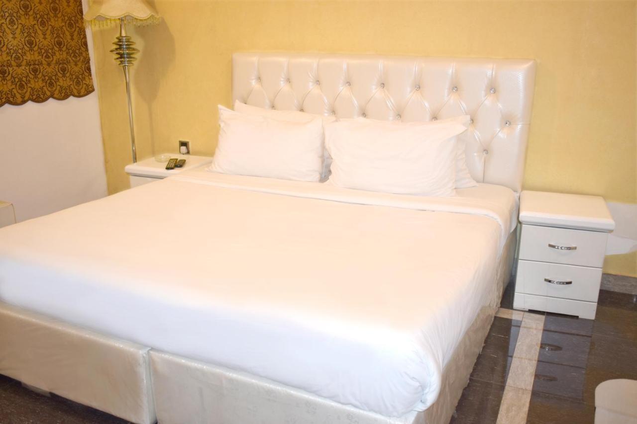 Leaders Plaza Salmiya Aparthotel Кувейт Екстериор снимка